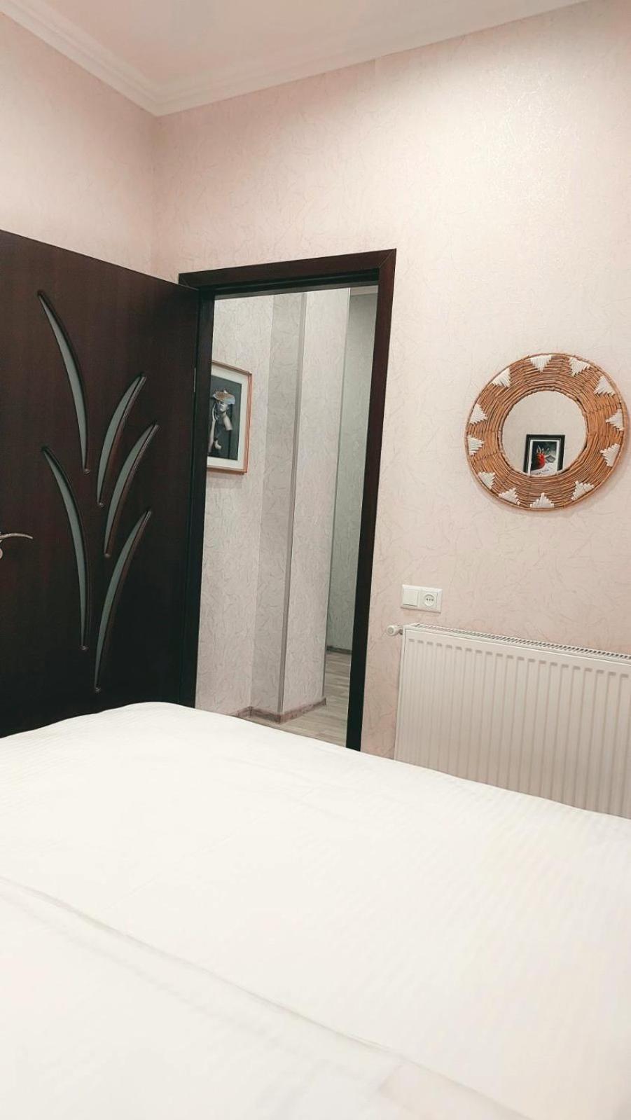 Kate'S New Cozy Apartment Kutaisi Esterno foto